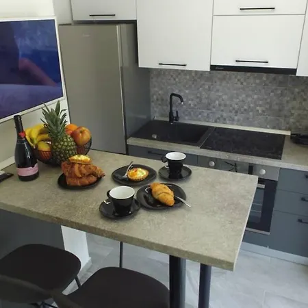 In Park Forest Soline Near The Sea Appartamento