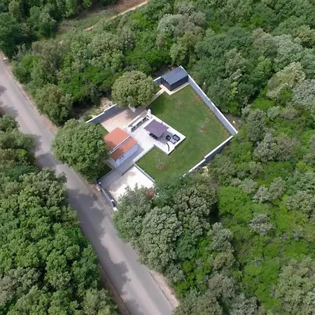 In Park Forest Soline Near The Sea Apartment Pjescana Uvala